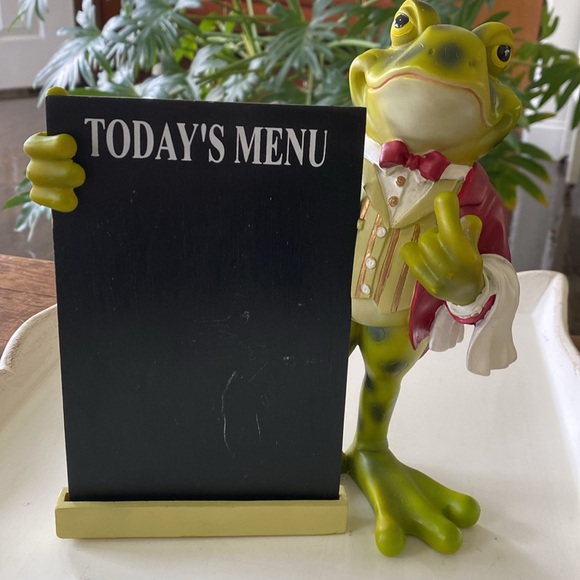 Vintage Frog Maitre d Resin Figurine with Today’s Menu Chalkboard Style Sign - Picture 9 of 9